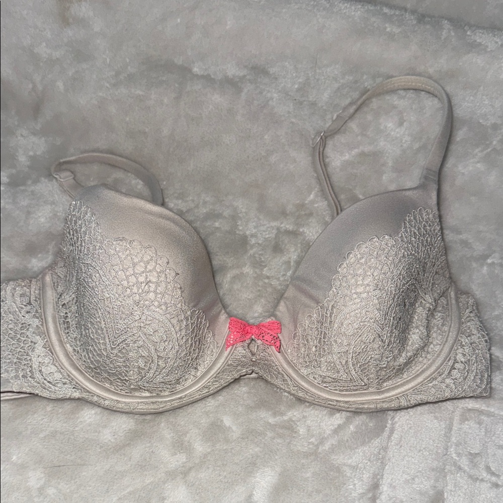 Victoria's Secret -Body by Victoria Cream Gray Lace Push-Up Bra with Pink Bow